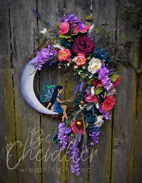 A Midsummer Night- Titania in her floral bower. This wreath sold out in less than 12 hours :-) Absolutely stunning in person. Witchy Wreaths, Nantucket Art, Fairy Wreath, Living Wreath, Felt Wall Hanging, Fairy Garden Designs, Witch Decor, Seasonal Wreaths, Hanging Macrame