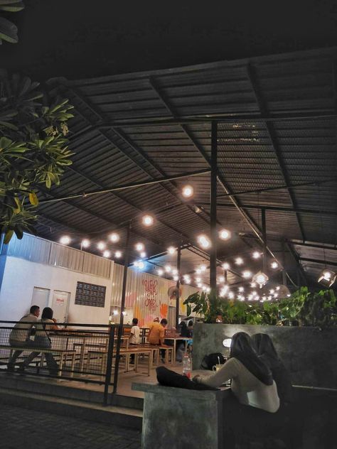 cafe aesthetic, cafe snapchat, cafe snapgram, makan di restoran, resto, malming, malam minggu, nongkrong, nongki, makan malam Pap cafe, pap ngafe, pap kopi, cafe land, ngopi, kopi barista Pap Lagi Di Cafe, Cafe Snapgram, Cafe Pap, Cafe Snapchat, Aesthetic Cafe, Cafe Aesthetic, Coffee Shop, Snapchat, Cafe