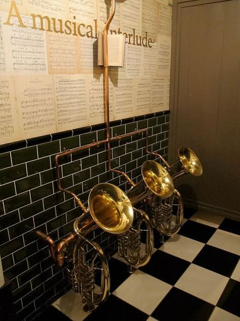 Music Furniture, French Horns, Jazz Bar, Saxophones, Deco Originale, Bathroom Idea, Music School, Creative Furniture, Music Studio