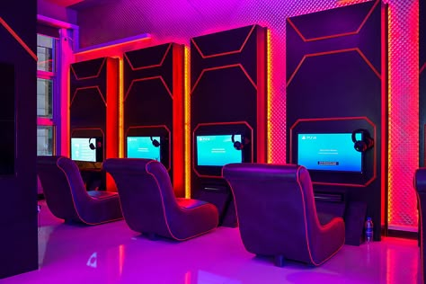 Playstation Interior Design, Play Station Room Interior Design, Playstation Game Room, Gaming Parlour, Playstation Room, Gaming Cafe, Gamer Room Design, Game Net, Gaming House