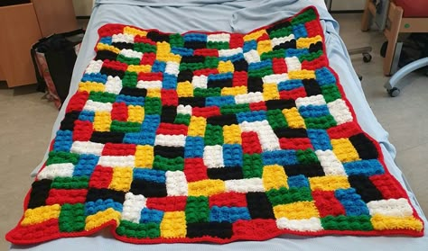 Crochet Lego Blanket Free Pattern, Crochet Lego Blanket, Lego Crochet, Lego Blanket, Crochet Lego, Workshop Inspiration, Crochet Blanket Sizes, Lego Bedroom, Blanket Ideas