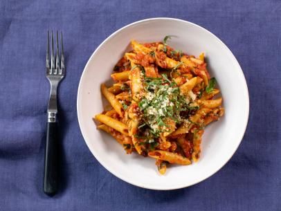 Penne Arrabiata Recipe | Ina Garten | Food Network Ina Garten Recipes, Spicy Tomato Sauce, Food Network Canada, Pasta Night, Barefoot Contessa, Italian Pasta, Pasta Sauce, Pavlova, Marinara