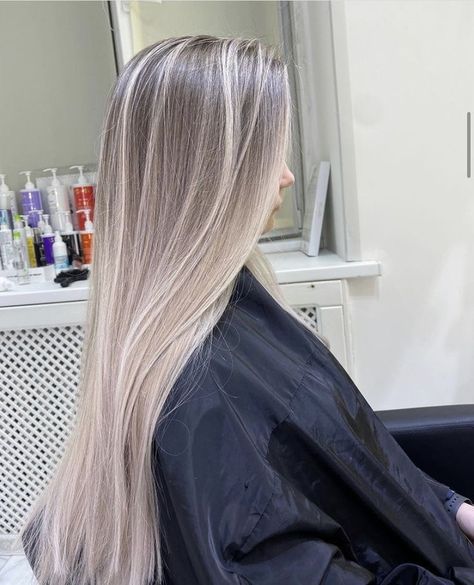 Ash Blonde Babylights, Ash Blonde Hair Color Ideas, Ash Blonde Hair Color, Ash Blonde Hair Balayage, Balyage Hair, Blonde Babylights, Babylights Balayage, Blonde Hair With Roots, Ice Blonde Hair