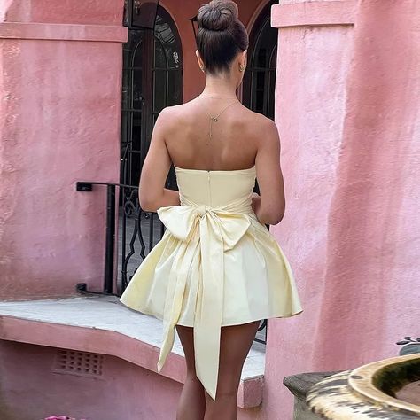 Simone - Strapless Mini Dress #elleladore Bow Bandeau, 파티 드레스, Y2k Dress, Maxi Dress Sale, Pleated Mini Dress, Backless Mini Dress, Mini Dresses For Women, Evening Attire, Flowing Maxi Dress