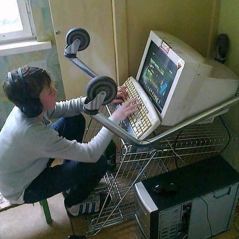 This guy definitely need some upgrades😅 __________________________ ... Council House, Best Funny Photos, Pc Tips, Pc Gaming Setup, Final Fantasy Vii Remake, Gaming Room Setup, Computer Setup, 웃긴 사진, Room Setup