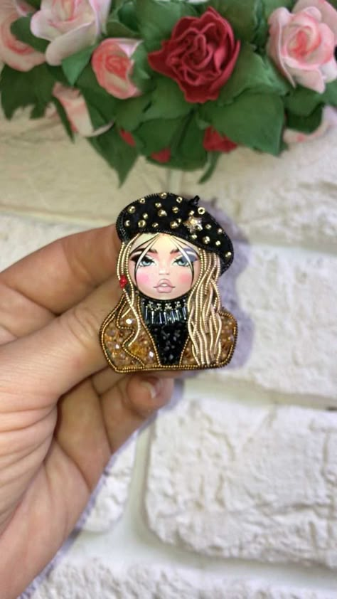 Beaded People, Doll Brooch, Face Brooch, Anchor Embroidery, Abstract Jewelry, Beaded Brooches, Fabric Brooch, Brooch Diy, Vintage Jewelry Crafts