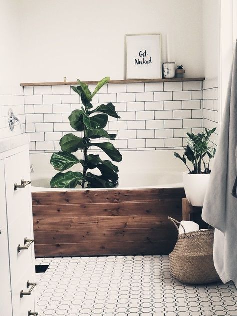 Bathtub face lift Cheap Bath Tub Ideas, Tub Wrapped In Wood, Side Of Bathtub Ideas, Colored Bathtub Ideas, Tub Face Ideas, Diy Bathtub Accent, Wood Around Tub, Bathtub Wood Panel Cover, Wood Tub Skirt