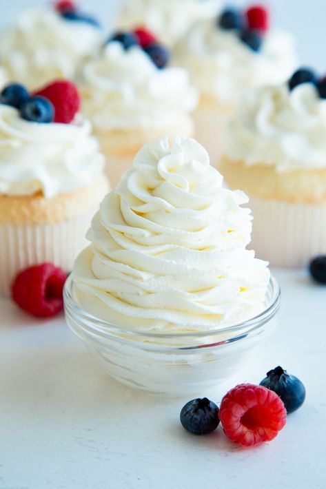 Whipped Cream Frosting Cake, Vanilla Whipped Cream Frosting, Chocolate Whipped Cream Frosting, Cake Me Home Tonight, Stabilized Whipped Cream Frosting, Pudding Frosting, Homemade Whipped Cream Recipe, Frosting Cake, Making Whipped Cream