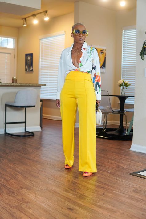 Angelle's Life's Amazon Page Fashionable Work Outfits Classy, Theory Outfits, Concert Outfit Black Women, Green Trousers Outfit, Concert Outfit Black, Yellow Pants Outfit, Outfit Pantalon, Girls Party Outfits, Pants Outfit Work