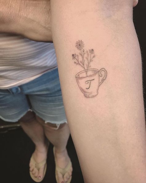 Single Line Teacup Tattoo, Fine Line Teacup Tattoo, Teacup Tattoo, Cute Simple Tattoos, Cup Tattoo, Single Needle Tattoo, Subtle Tattoos, Fine Line Tattoos, Tres Chic