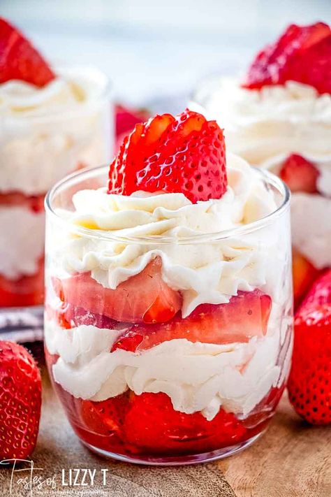 Strawberries & Cream Mini Parfaits: Macerated strawberries and a vanilla flavored whipped cream make up this light and tasty no bake dessert that is sure to please! #strawberries #whippedcream #parfaits #dessert Parfait Desserts Easy, Desserts With Whipped Cream, Strawberry Parfait Recipes, Mini Parfaits, Fruit Parfait Recipes, Whipped Cream And Strawberries, Whipped Cream Desserts, Cream And Strawberries, Macerated Strawberries