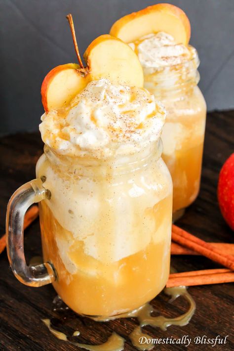 Apple Cider Floats, Pumpkin Spice Milkshake, Caramel Apple Sangria, Salted Caramel Hot Chocolate, Apple Cider Recipe, Caramel Drizzle, Cider Recipe, Fall Snacks, Alcohol Drinks