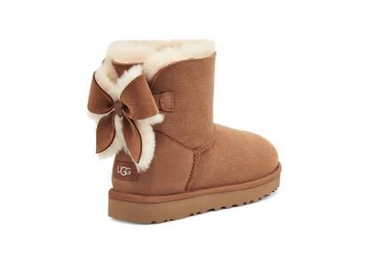 Ugg Boots With Bows, Cute Uggs, Uggs With Bows, Dr Shoes, Bailey Bow Uggs, Bow Boots, Bailey Bow, Womens Ugg Boots, Girly Shoes