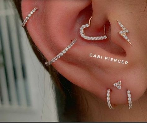 Piercings Face, Piercings Nose, Unique Ear Piercings, Piercings Ear, Trending Earrings, Ear Piercings Chart, Conch Piercing Jewelry, Daith Piercing Jewelry, Jewelry Traditional