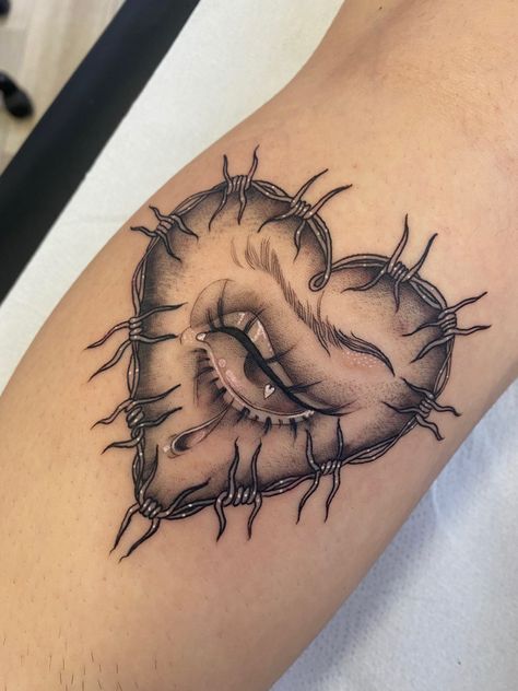 tattoo, heart, line work, shading Indie Tattoo, Barbed Wire Tattoos, Scary Tattoos, Creepy Tattoos, Dope Tattoos For Women, Black Ink Tattoos, Eye Tattoo, Barbed Wire, Dope Tattoos