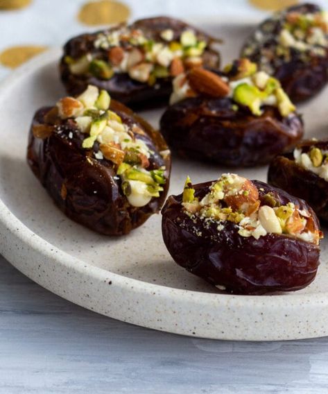 Dates And Pistachios, Easy Pretty Appetizers, Baked Dates, Dates With Cream Cheese, Truffles Desserts, Date Desserts, Diwali Desserts, Dates Recipes, Dates Chocolate