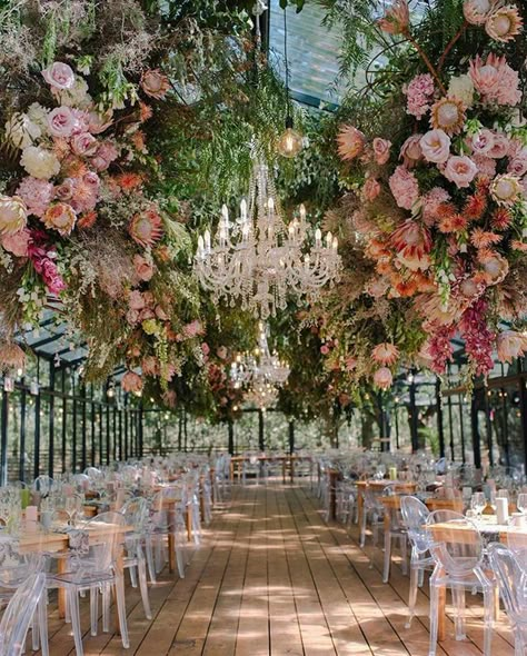 Wedding Venue Outside Garden, Wedding Venue Floral Ceiling, Unique Ceremony Seating Arrangement, Wedding Venues Floral, Flower Decor Wedding Reception Ideas, Multicolor Floral Wedding, Magic Garden Wedding, Floral Tent Wedding, Pastel Fairytale Wedding