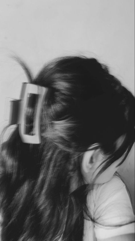 Hidden Face Aesthetic, Girls Dpz Stylish, Dps For Girls, Stylish Dp, Royalty Aesthetic, Friend Pictures Poses, Stylish Aesthetic, Face Aesthetic, Grooming Tips