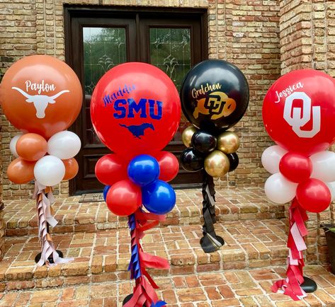 College Party Centerpieces, College Theme Graduation Party Ideas, College Commitment Party Ideas, College Graduation Party Centerpieces Table Decorations, Snhu Graduation Party, College Balloon Decor, Graduation Party Ideas Volleyball Theme, High School Grad Party Ideas 2023, College Graduation Balloon Ideas