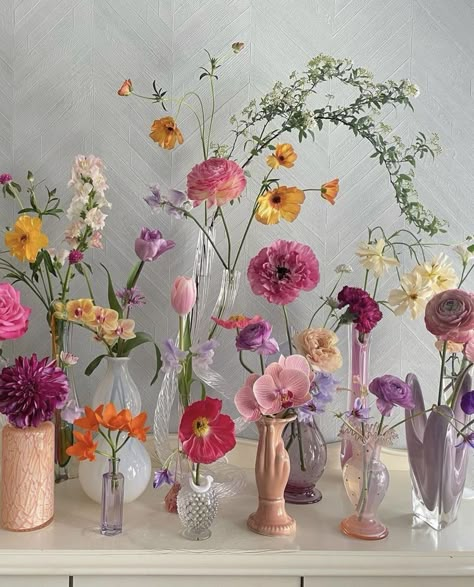 Birthday Dinner Party, Nothing But Flowers, Flower Therapy, Wildflower Wedding, Wedding Mood, Spring Wedding, Pretty Flowers, Future Wedding, Wedding Table