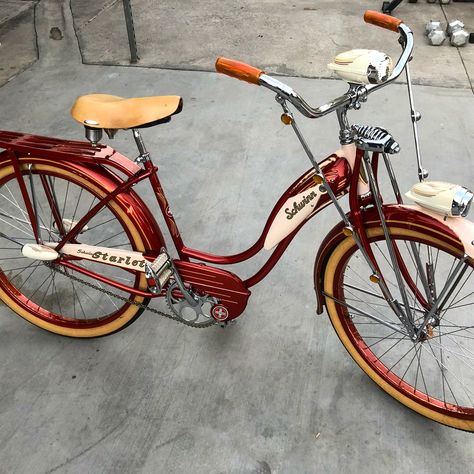 Schwinn Vintage, Schwinn Cruiser, Dutch Bicycle, Bmx Cruiser, Vintage Cars 1950s, Schwinn Bicycles, Schwinn Bike, Leather Bicycle, Antique Motorcycles