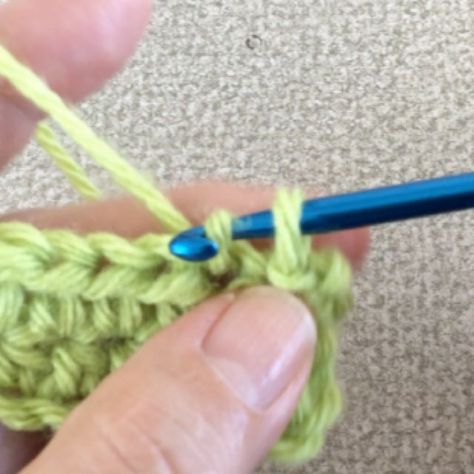 How To Do A Slip Stitch In Crochet, Crochet Slip Stitch Tutorials, Slip Stitch Crochet Tutorial, How To Slip Stitch Crochet, Learn Crochet Beginner, Chunky Yarn Crochet Pattern, Crochet Slip Stitch, Bulky Yarn Crochet, Infant Hats