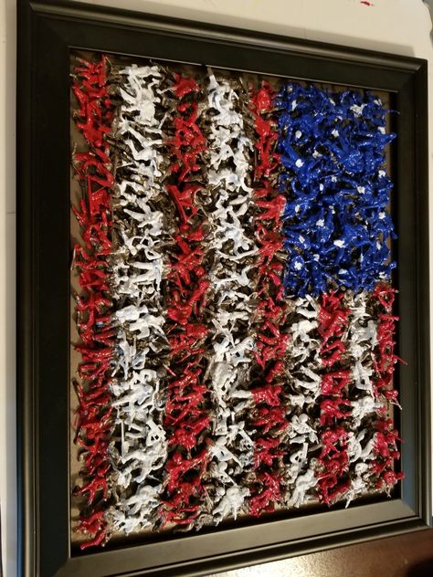 American flag made from army toy soldiers Plastic Army Men Crafts, Army Diy Crafts, Veteran Crafts To Sell, Army Men Crafts, Military Crafts Diy, Military Decorating Ideas, 4 H Project Ideas, Military Bedroom, Patriotic Room