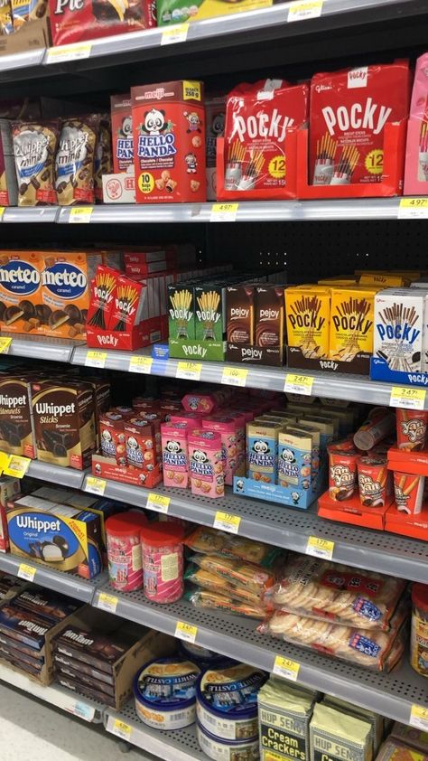 Packaging Snack, Food And Snacks, Korean Snacks, Sleepover Food, Junk Food Snacks, Grocery Foods, Healthy Groceries, Free Candy, Household Cleaning Tips