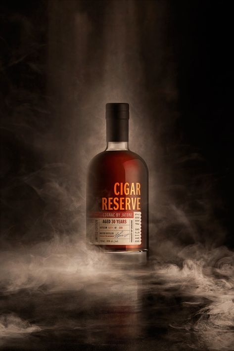 Jatone Cigar Reserve on Packaging of the World - Creative Package Design Gallery Perfume Photography, Brand Advertising, Good Cigars, Key Visual, Alcohol Bottles, Creative Poster Design, Bacardi, Ads Creative, Photoshop Design