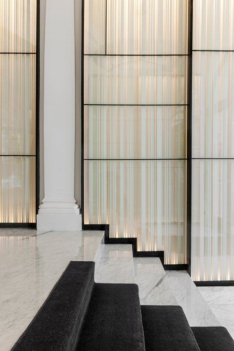 Delicate screen detail. Backlit sheer curtain. lovely. Htel Vernet, Paris, 2014 - François Champsaur Lobby Design, Home Luxury, Interior Stairs, Hotel Interiors, Boho Interior, Hospitality Design, Design Living Room, Hotel Design, Custom Lighting