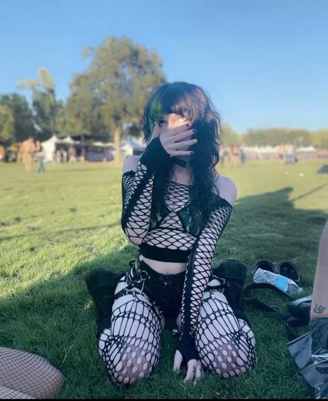 Fishnet Shirt Outfit, Black Fishnets Outfit, Fishnets And Shorts, Punk Rave Outfits, Fishnet Rave Outfit, Fishnets Outfit, Emo Goth Aesthetic, Fish Net Tights Outfit, Emo Party