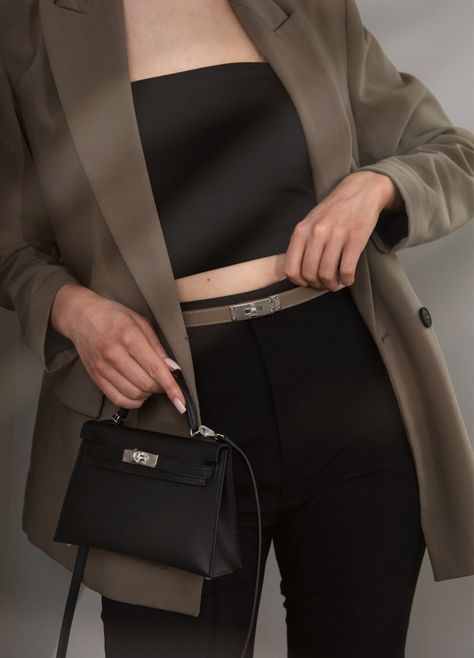 Hermes Kelly Belt Women Outfits, Hermes Kelly Belt Etoupe, Hermes Belt Bag, Hermes Belt Outfit, Hermes Kelly Belt, Mini Kelly, Hermes Belt, Pocket Belt, Winter Looks