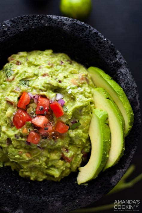 Guacamole - Amanda's Cookin' - Apps & Finger Foods Fresh Guacamole Recipe, Authentic Guacamole Recipe, Sliced Vegetables, Easy Guacamole Recipe, Guacamole Recipe Easy, Fresh Guacamole, How To Make Guacamole, Avocado Dip, Easy Guacamole