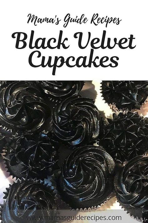 Banana Magic Cake, Black Velvet Cupcakes, Muffins Halloween, Black Velvet Cakes, Magic Cake, Black Food, Velvet Cupcakes, Halloween Desserts, Halloween Food For Party