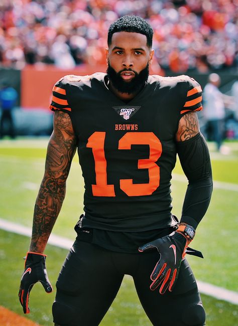 Obj Football, Black Football Players, Cleveland Browns History, Madrid Football, Cleveland Browns Football, Black Men Haircuts, Browns Football, Odell Beckham, Bleacher Report