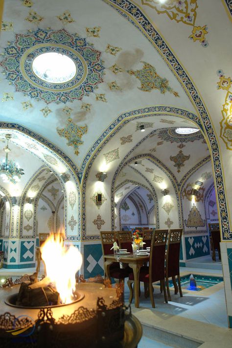 Traditional Iranian restaurant (isfahan) malek soltan jachi bashi www.helehnews.ir/denjgardi Iranian Restaurant, Persian Restaurant, Famous Warriors, History Of Islam, Iranian Art, Persian Pattern, Famous Places, Islamic Architecture, Fantasy Inspiration