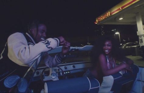 Sza And Travis Scott, Sza Travis Scott, Sza Travis, Travis Scott Music, Travis Scott Aesthetic, Car Couple, Rapper Aesthetic, Lane Kim, Rap Concert