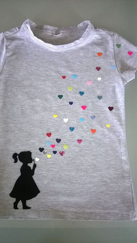 T Shirt Painting Ideas, Shirt Painting Ideas, Fabric Paint Shirt, Shirt Painting, Idee Cricut, Tshirt Painting, Fabric Painting On Clothes, Fabric Paint Designs, Paint Shirts