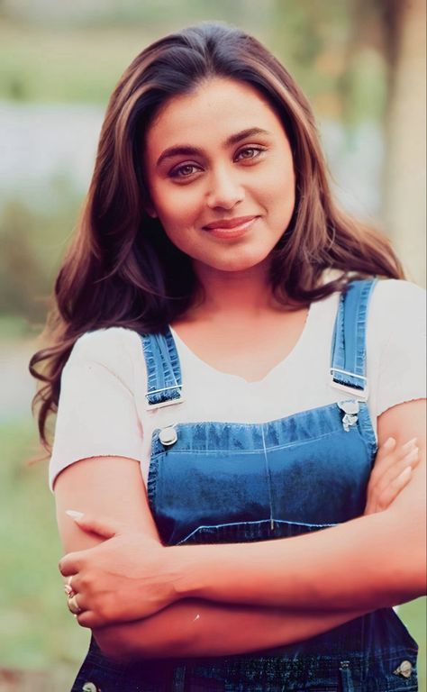 #ranimukherjee Rani Mukherjee Hd Photo, Rani Mukherji Aesthetic, Rani Mukerji 90s Aesthetic, Rani Mukherjee 90s Outfit, Rani Mukherjee 90s, Rani Mukerji 90s, Khushi Mukherjee, Koushani Mukherjee, Rani Mukherji