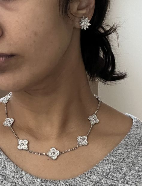 Van Cleef 10 Motif Necklace, Silver Van Cleef, Van Cleef Earrings, Van Cleef And Arpels Jewelry, Hammered Necklace, Summer Shopping, Van Cleef And Arpels, Buy List, Simple Diamonds