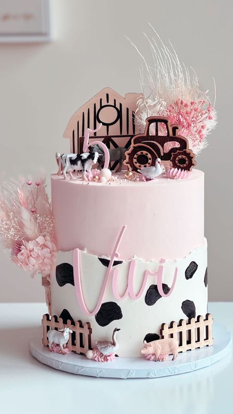 Cute Cow Birthday Cakes, Cow Number Cake, Cow Theme Birthday Cake, Cow Print Cake Ideas, Cowgirl Cakes Birthday, Pink Cowgirl Cake, Rodeo Birthday Cake, Cow Print Cake, Rodeo Cake