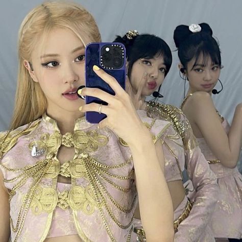 blackpink ot3 Beauty Standards, Authentic Self, In A World, Natural Beauty, Hairstyles, Beauty