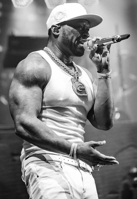 50 Cent Pictures, Rapper 50 Cent, 2pac Videos, Fifty Cent, Rap Aesthetic, Inspiring People, Hip Hop Artists, 50 Cent, Hip Hop Culture