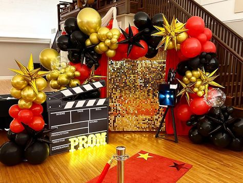 Hollywood Dance Ideas, Red Carpet Quinceanera Ideas, Old Hollywood Prom Decor, Hollywood Quinceanera Theme, Red Carpet Prom Theme, Prom Night Decoration, Old Hollywood Prom Theme, Hollywood Glam Prom, Cinema Theme Party