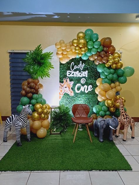 Jungle Theme Birthday Party Decorations, Party Decorations Backdrop, Jungle Theme Birthday Party, Baby First Birthday Cake, Jungle Theme Birthday, Simple Birthday Decorations, Birthday Inspo, Simple Birthday, Happy Birthday Pictures