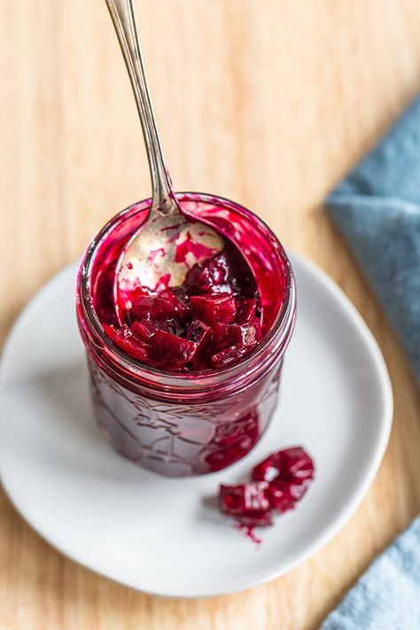 Beet Relish, Pickled Beets Recipe, Blueberry Compote, Berry Compote, Relish Recipes, Vinegar And Honey, Pickled Beets, Beet Recipes, Homemade Pickles