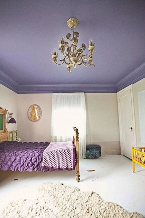 Oatlands Violet (4001-6C) might be a bit too "purple, purple, purple!" if it was on four walls, but it provides a lovely accent on the ceiling. The hint of grey in the paint increases its sophistication factor, preventing it from feeling like a little kid color. Purple Ceiling, Cosy Home Decor, Magical Room, Green Dining Room, Bright Apartment, Colored Ceiling, Best Paint Colors, Painted Ceiling, Design Sponge