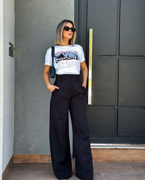 Tshirt And Slacks Women, Graphic Tee Professional Outfit, Elevated Tshirt Outfits, Satin Pants Outfit Casual, Satin Pants Outfit, Tailored Pants Outfit, Graphic Tshirt Outfit, Black Pants Outfit, White Slacks