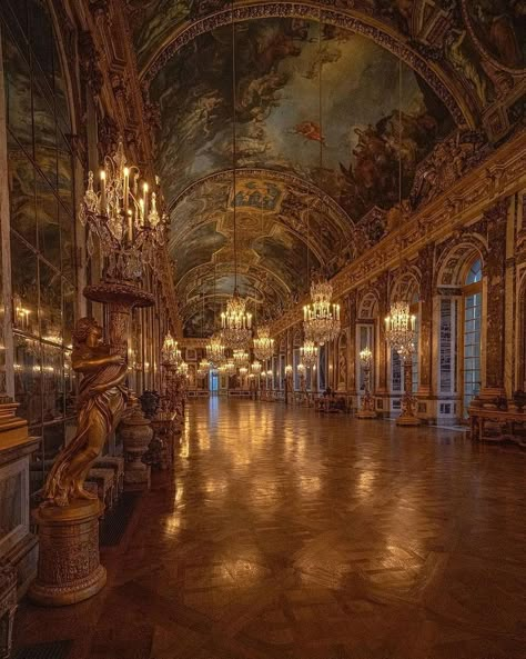 Sun Castle, 18th Century Aesthetic, Pretty Architecture, French Palace, Castle Core, White Palace, Chateau Versailles, The Palace Of Versailles, Versailles France