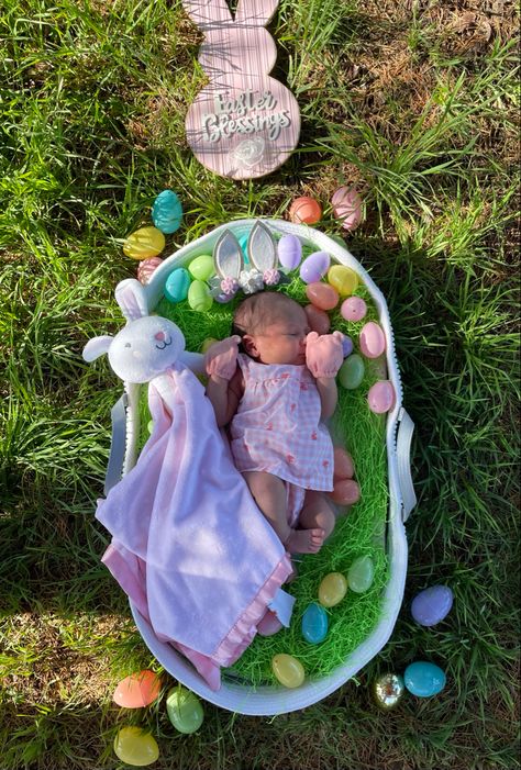 Easter Bunny Baby Photoshoot, My First Easter Photoshoot, Easter Newborn Photoshoot, Newborn Easter Pictures, Newborn Easter Basket, Baby Easter Pictures, Newborn Easter, Baby Holiday Photos, Easter Baby Photos